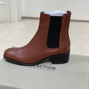 NWT Kenneth Cole Reaction Chelsea Boots
